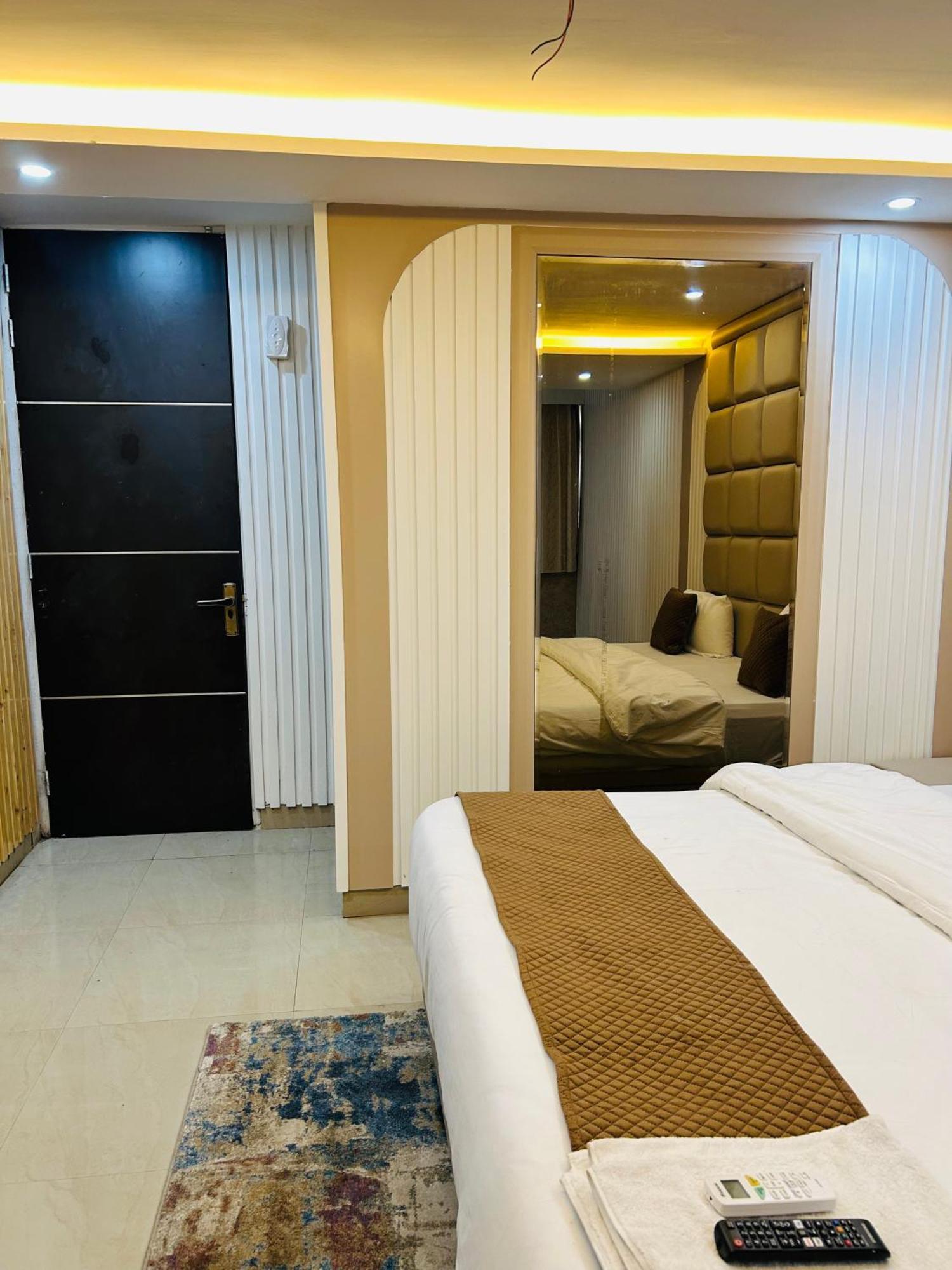 Bob Adventures Hotel Dehradun Buitenkant foto