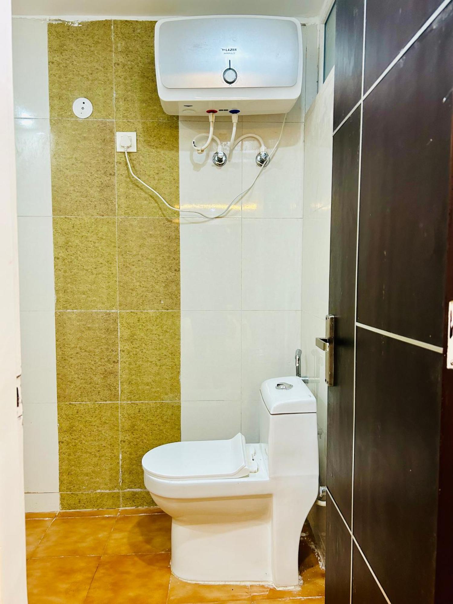 Bob Adventures Hotel Dehradun Buitenkant foto