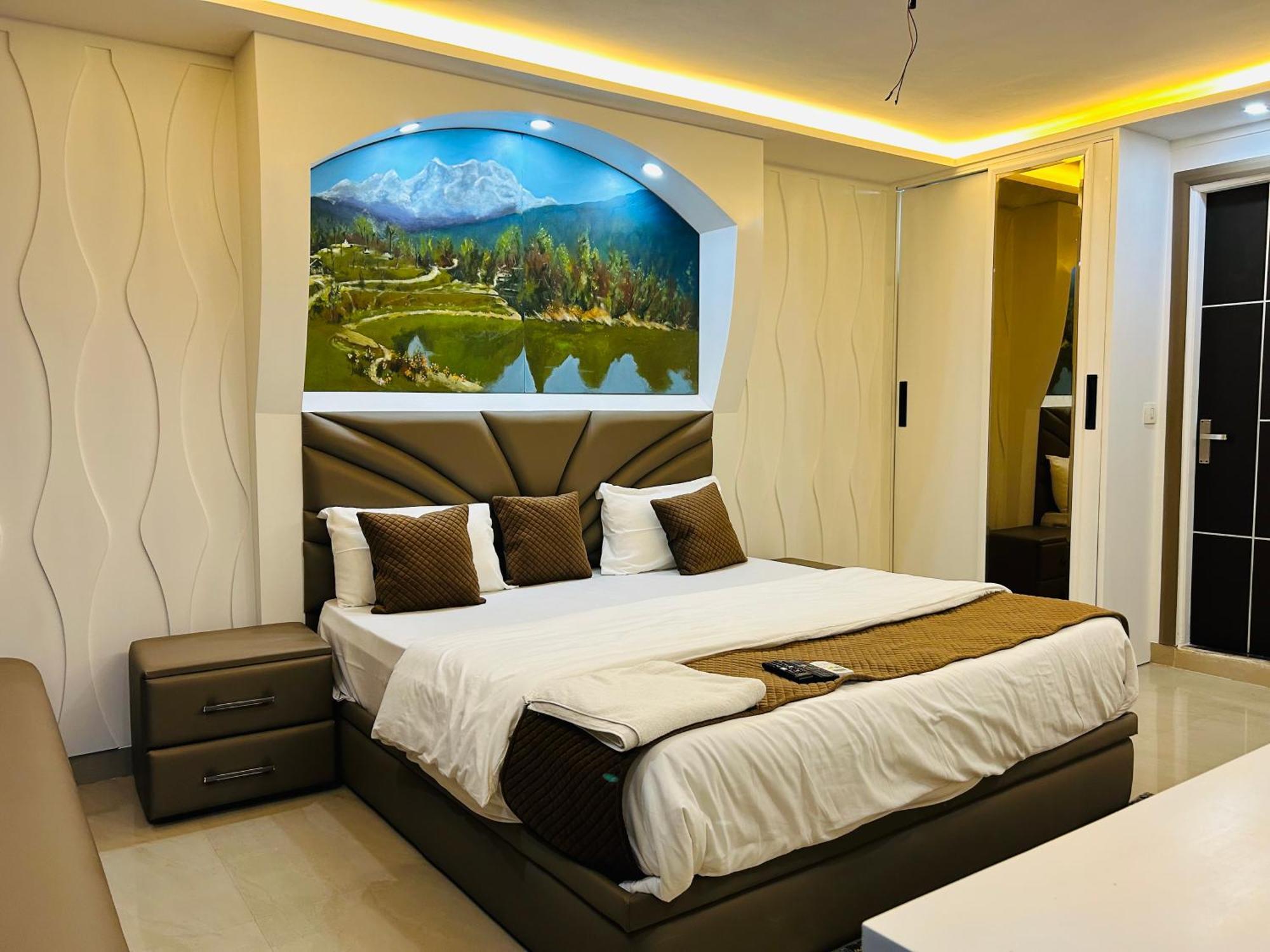 Bob Adventures Hotel Dehradun Buitenkant foto