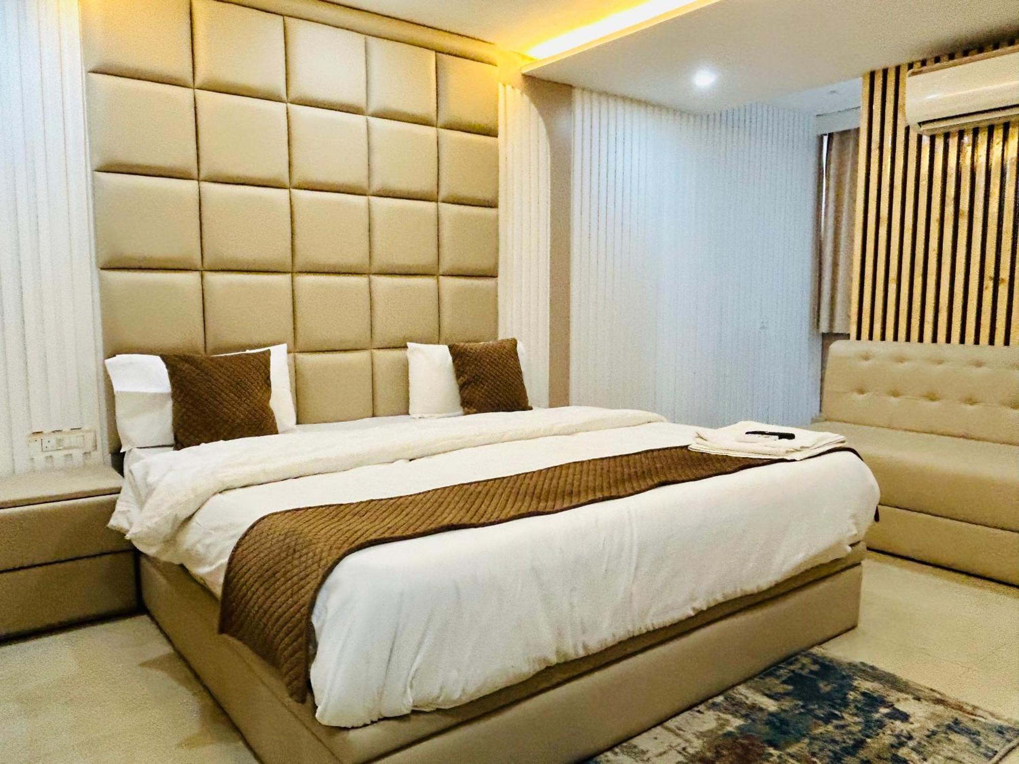 Bob Adventures Hotel Dehradun Buitenkant foto