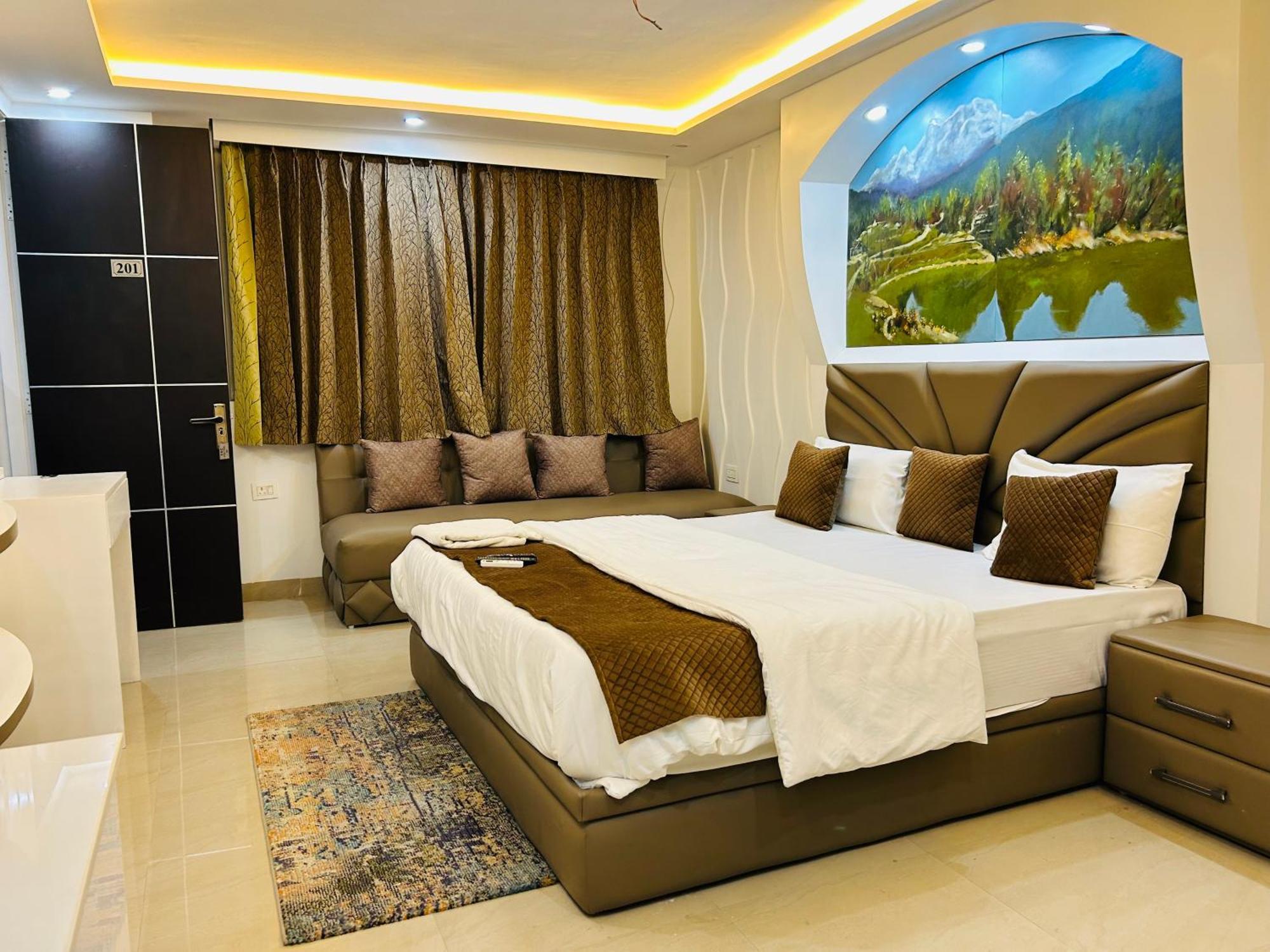 Bob Adventures Hotel Dehradun Buitenkant foto